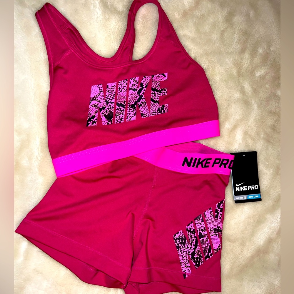NIKE SPORTS SET SMALL NWT